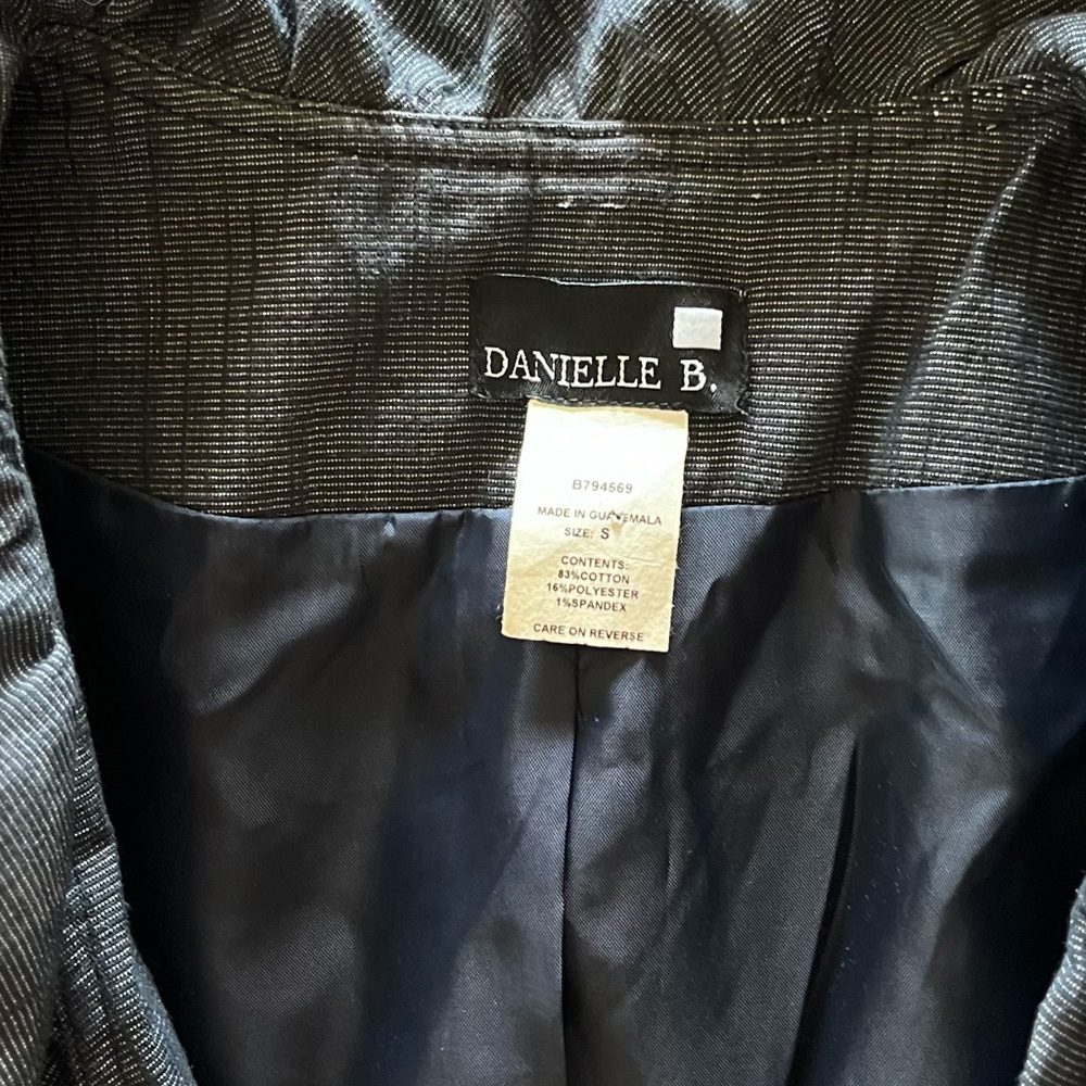 NWT  Slate blue denim look Danielle B ruffled blazer - Picture 10 of 10